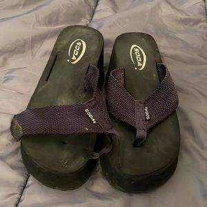 Soda Vintage Sandals Damaged